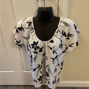 Banana Republic White and Black Blouse